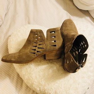 Vince Camuto low heel booties 9.5